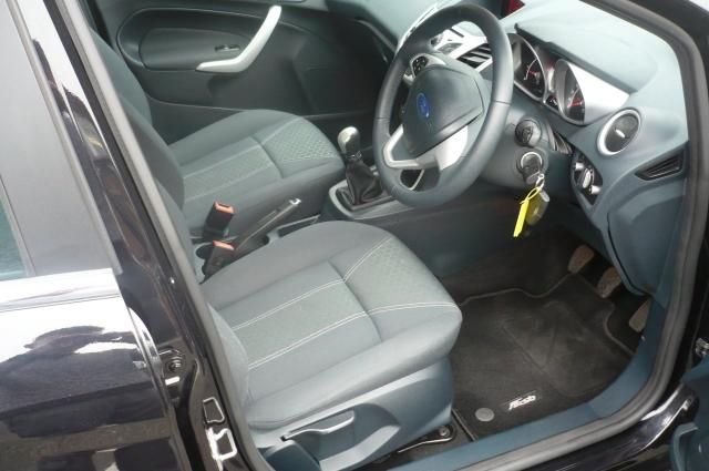 2012 FORD FIESTA 1.2 ZETEC image 4