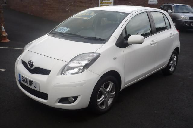 2011 TOYOTA YARIS 1.4 TR D-4D 5d image 2