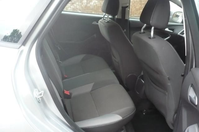 2012 FORD FOCUS 1.6 EDGE TDCI 115 5d image 6