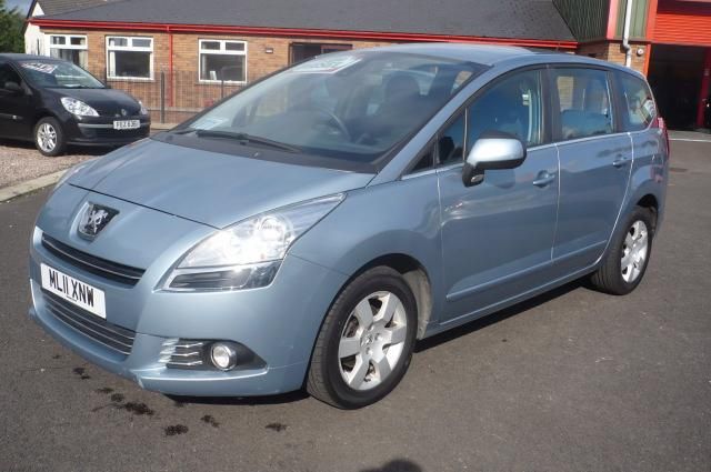 2011 PEUGEOT 5008 1.6 HDI SPORT 5d image 2