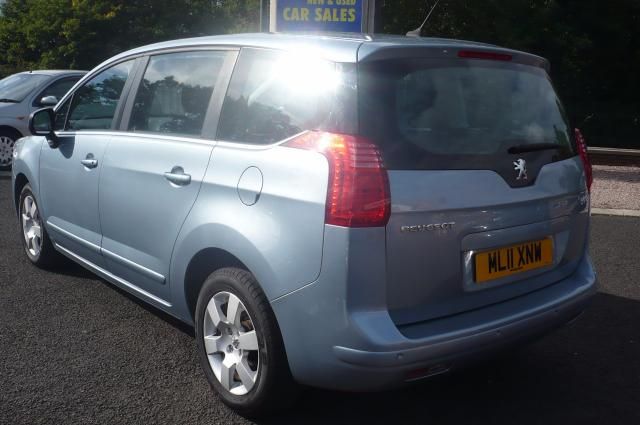 2011 PEUGEOT 5008 1.6 HDI SPORT 5d image 3