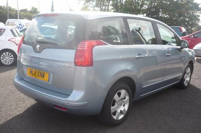 2011 PEUGEOT 5008 1.6 HDI SPORT 5d image 4