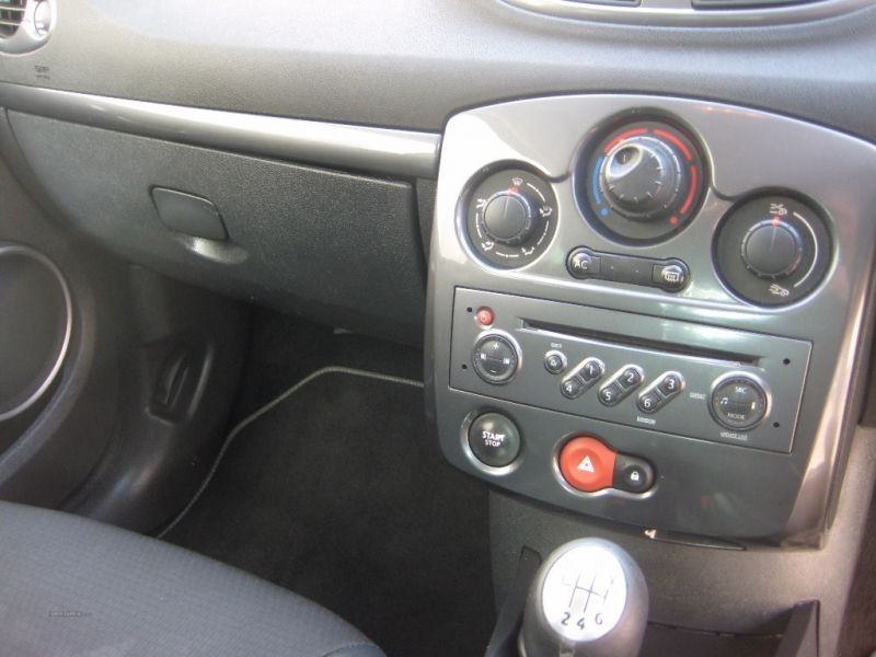 2007 Renault Clio DYNAMIQUE image 6