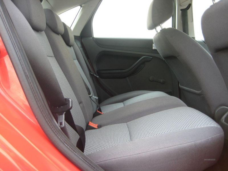 2007 Ford Focus SPORT image 6