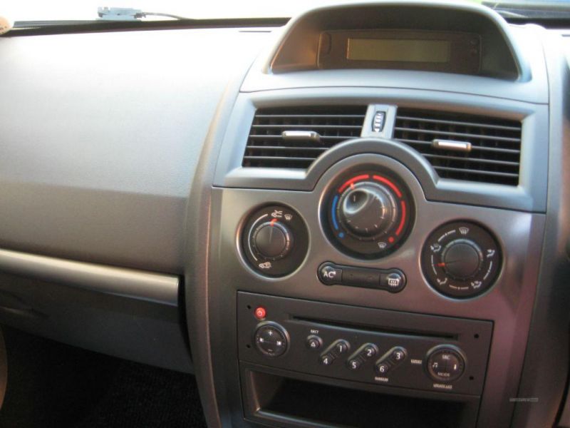 2009 Renault Megane image 7