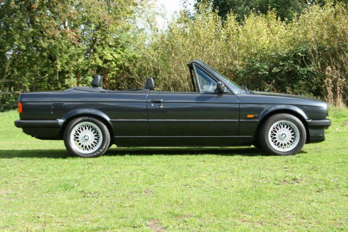 1990 BMW 3 Series 2.5 325i Convertible image 2