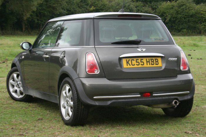 2005 Mini Hatchback 1.6 Cooper Park Lane image 2