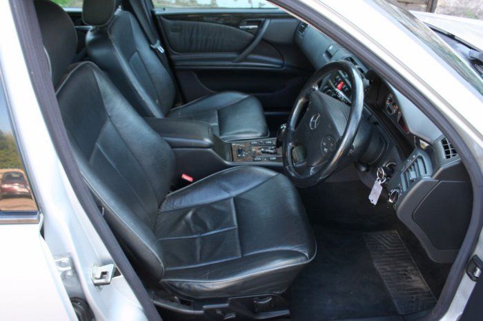 2002 Mercedes-Benz E Class 3.2 E320 CDi image 5