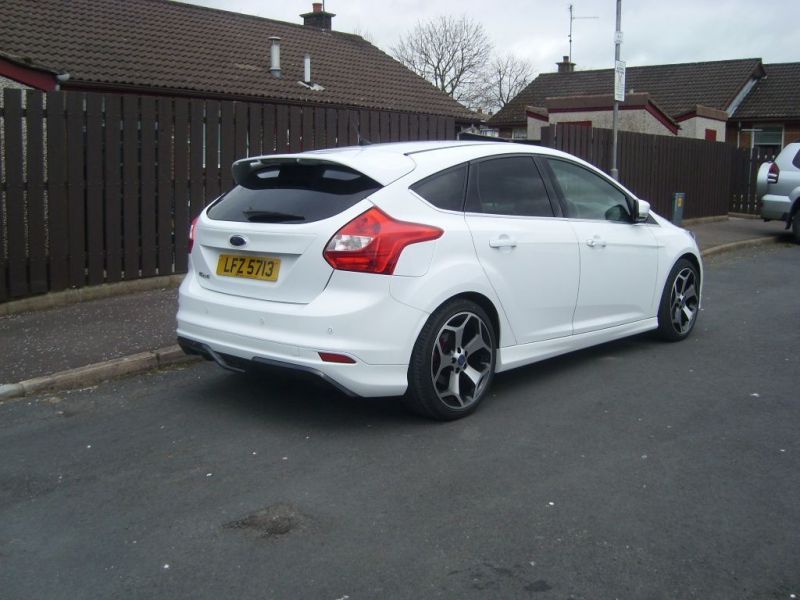 2012 Ford Focus Zetec image 1