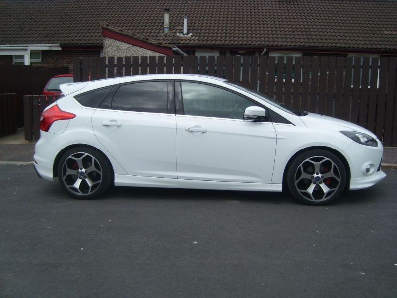 2012 Ford Focus Zetec image 2