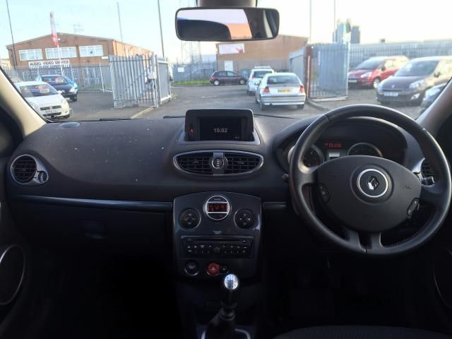 2010 RENAULT CLIO 1.5 DCI image 4