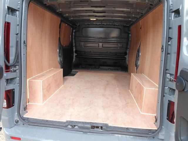 2015 VAUXHALL VIVARO 1.6 CDTI image 4