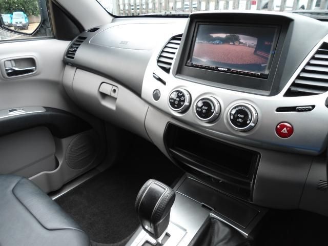 2011 MITSUBISHI L200 2.5 DI-D 4X4 image 5