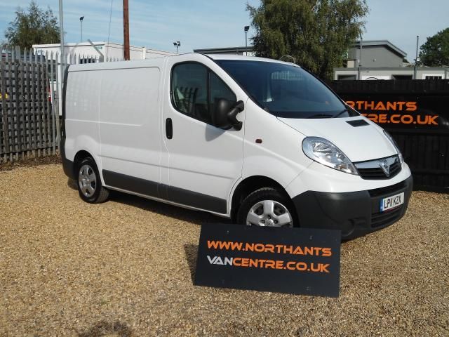 2011 VAUXHALL VIVARO 2.0 2700 CDTI image 1