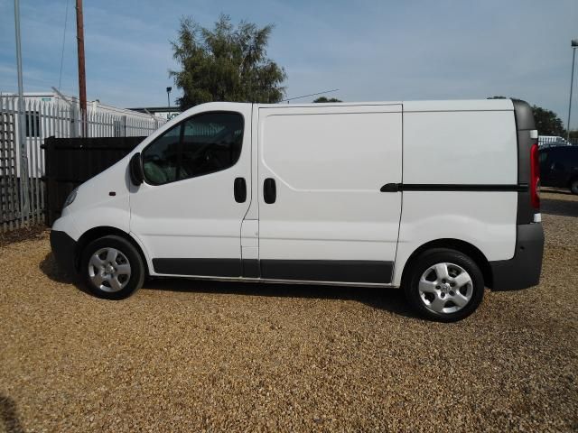 2011 VAUXHALL VIVARO 2.0 2700 CDTI image 3