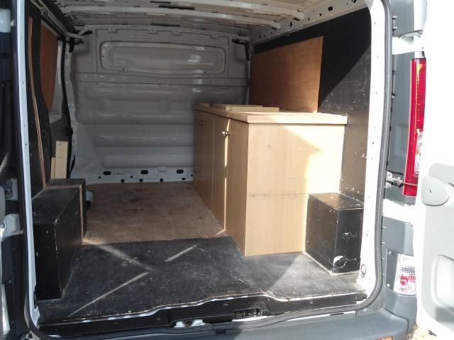 2011 VAUXHALL VIVARO 2.0 2700 CDTI image 4