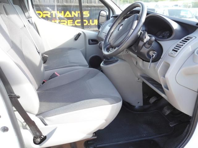 2011 VAUXHALL VIVARO 2.0 2700 CDTI image 5