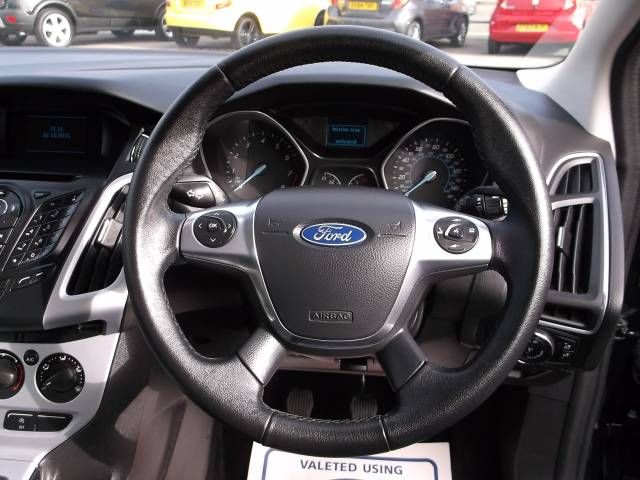 2013 FORD FOCUS 1.0 EcoBoost Zetec image 4