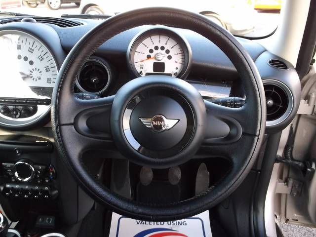 2013 MINI HATCHBACK 1.6 One image 4