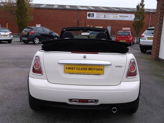 2011 MINI CONVERTIBLE 1.6 One image 3