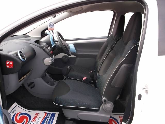 2010 PEUGEOT 107 1.0 Millesim image 5