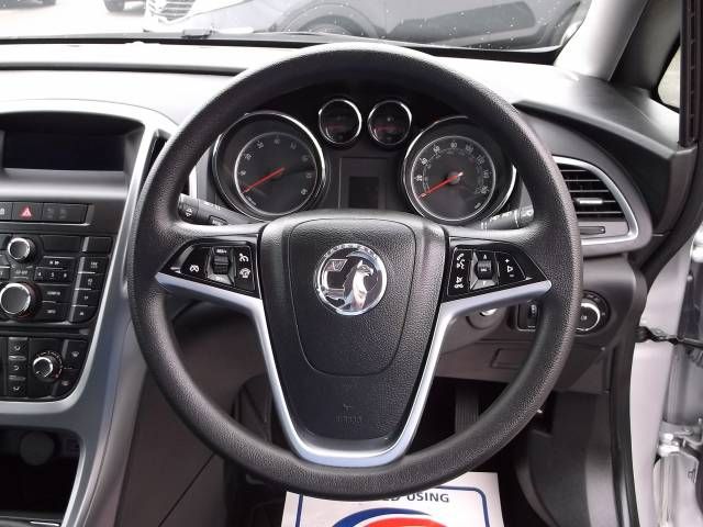 2013 VAUXHALL ASTRA 1.4i 16V image 4