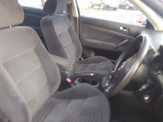 2001 VOLKSWAGEN PASSAT 1.9 SE TDI image 5