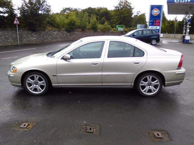 2004 VOLVO S60 2.4 D5 SE image 2