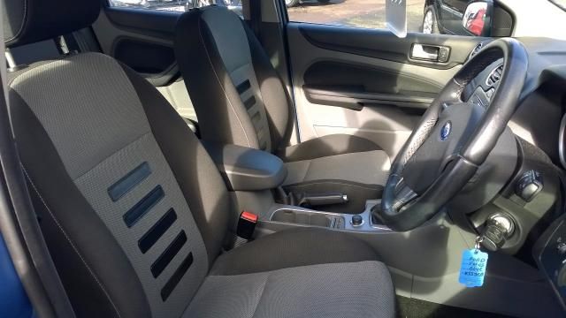 2010 FORD FOCUS 1.6 ZETEC TDCI image 5