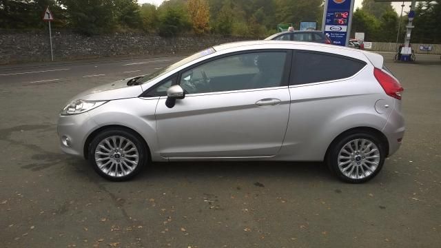 2012 FORD FIESTA 1.4 TITANIUM image 2