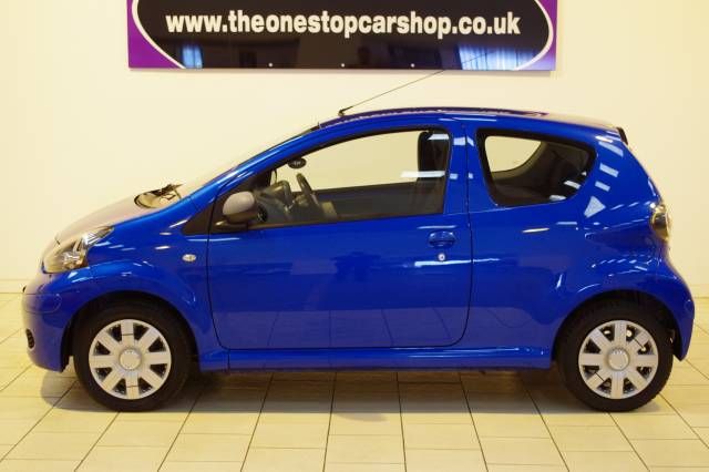 2010 TOYOTA AYGO 1.0 VVT-i image 2