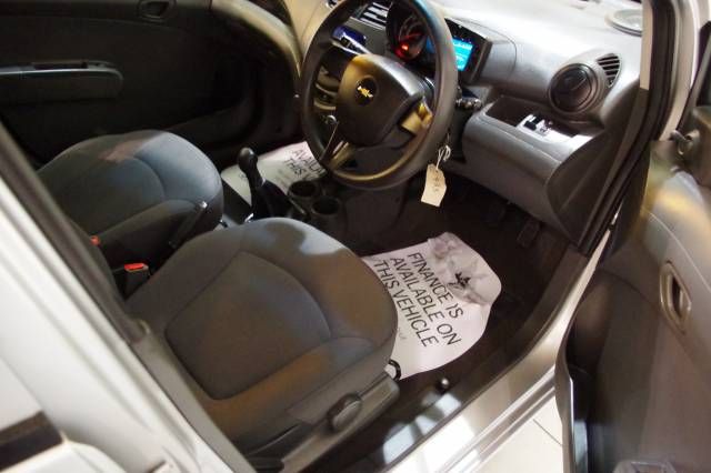 2012 CHEVROLET SPARK 1.0i image 4