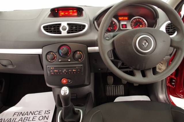 2010 RENAULT CLIO 1.2 TCE I-Music image 4
