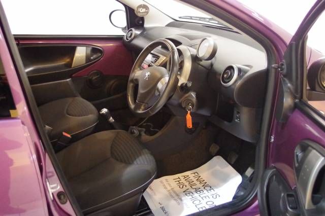 2012 PEUGEOT 107 1.0 Allure image 5