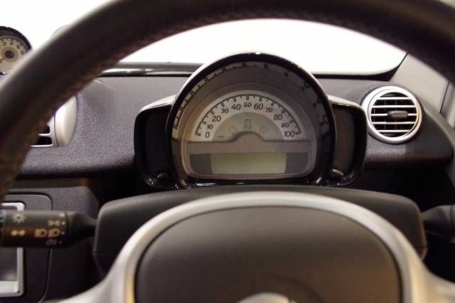 2012 SMART FORTWO COUPE image 6