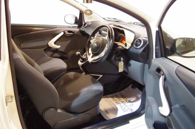 2011 FORD KA 1.2 Titanium image 5