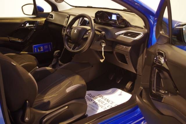 2012 PEUGEOT 208 1.2 VTi image 5