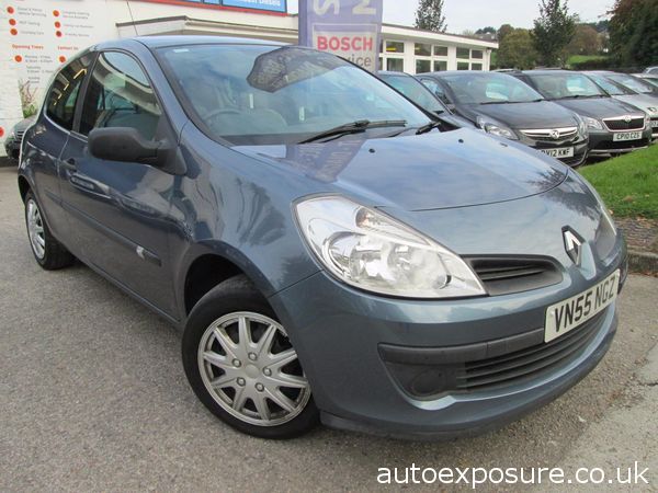 2005 Renault Clio 1.6 VVT image 1