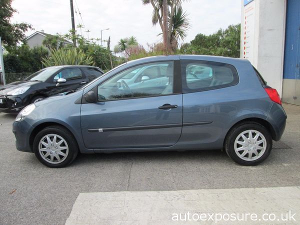 2005 Renault Clio 1.6 VVT image 2