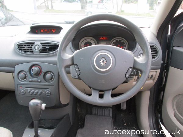 2005 Renault Clio 1.6 VVT image 4