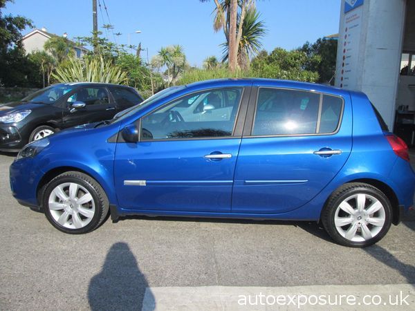 2010 Renault Clio 1.5 dCi image 2