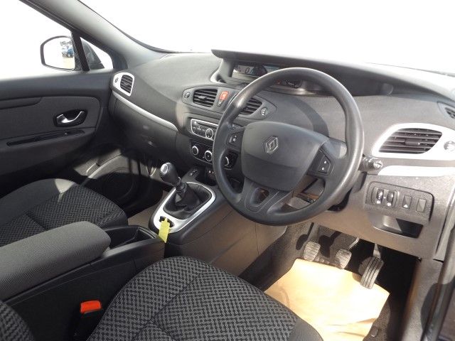 2011 RENAULT SCENIC 1.5 EXPRESSION DCI image 4