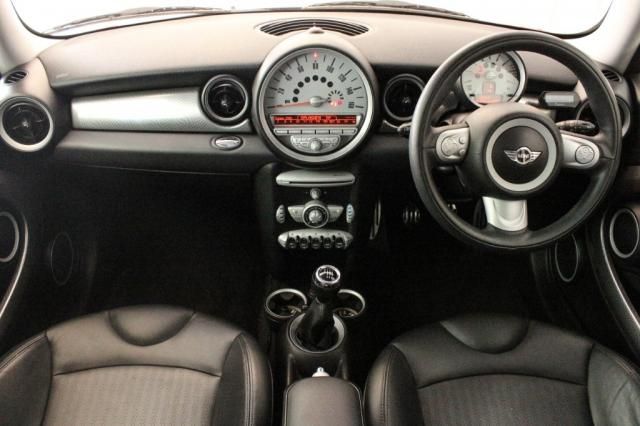 2008 MINI HATCH COOPER 1.6 Cooper S Chilli Pack image 4