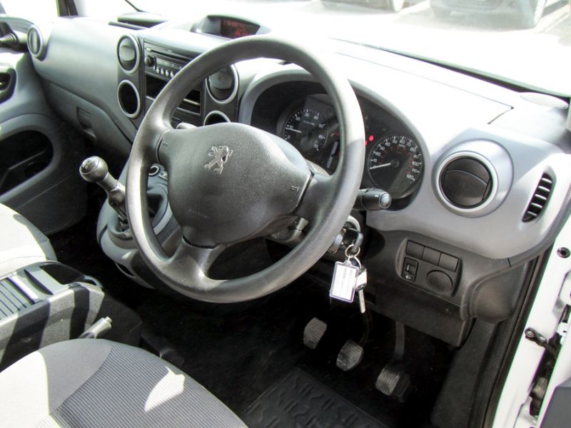 2010 PEUGEOT PARTNER 850 90BHP L1 SWB VAN image 5