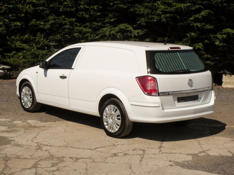 2010 VAUXHALL ASTRA CLUB 1.9CDTI image 2