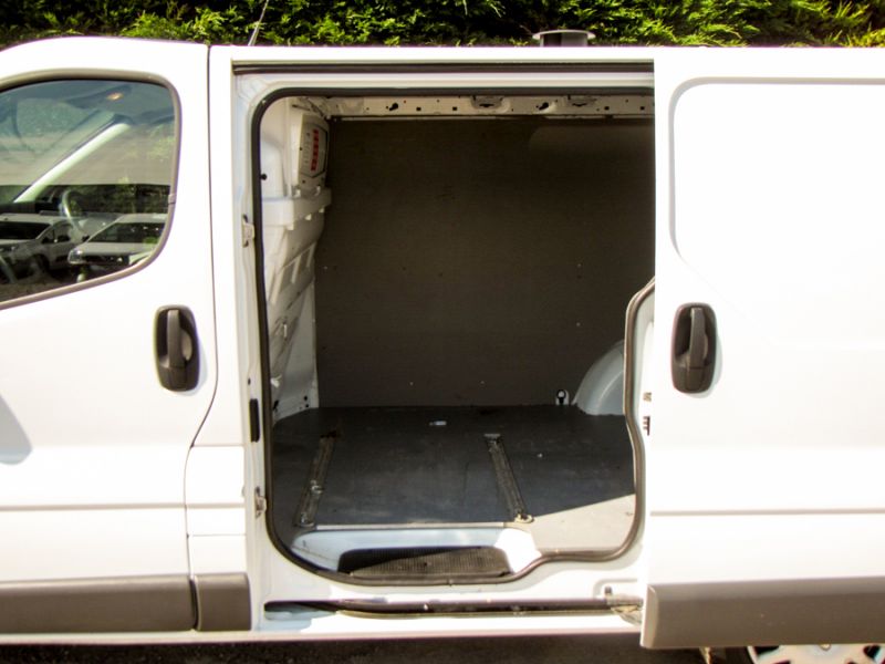 2008 VAUXHALL VIVARO 2.0 CDTI image 4