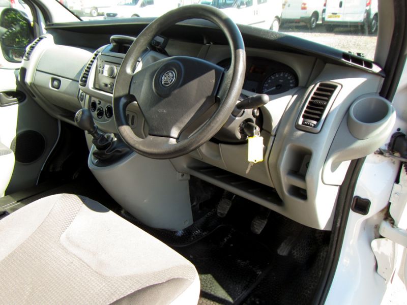 2008 VAUXHALL VIVARO 2.0 CDTI image 5