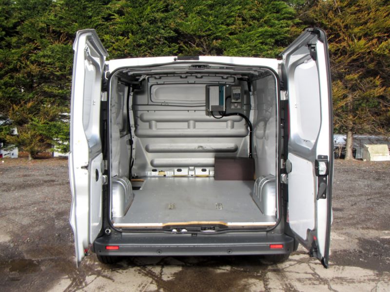 2010 VAUXHALL VIVARO 2.0 CDTI image 3