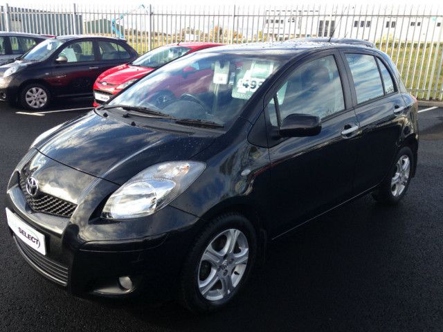 2010 Toyota Yaris image 3