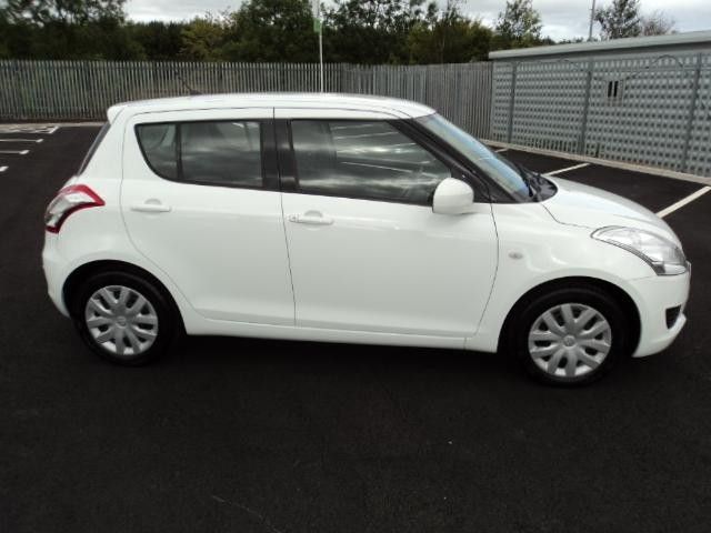 2012 Suzuki Swift image 2